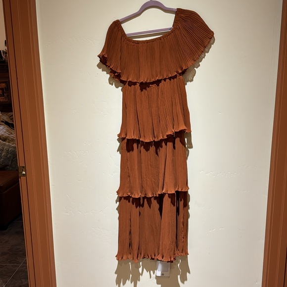 ❌SOLD❌ Baltic Born Rust Tiered Midi Dress - Picture 3 of 3